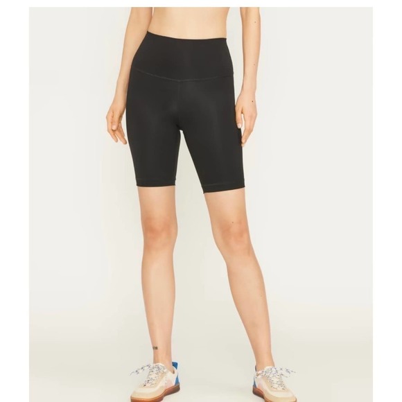 Everlane Pants - Everlane The Perform Bike Short Size Small